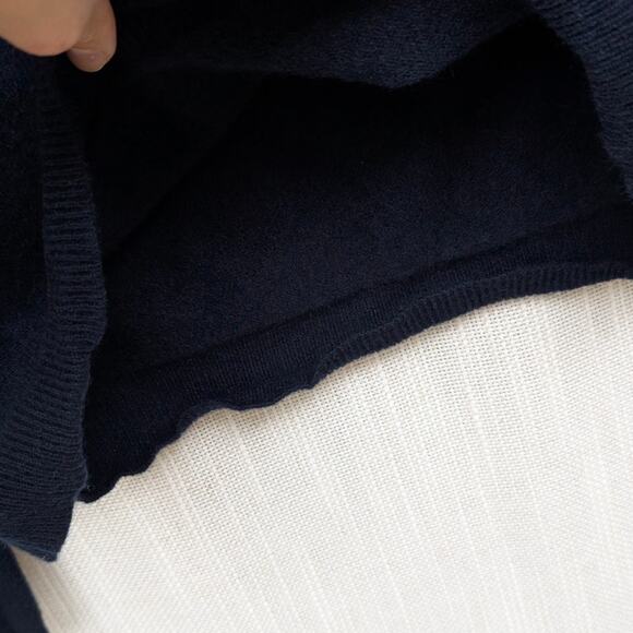 Jenni Kayne Flynn Navy 100% Cashmere V neck Long Sleeve Sweater, size XS - Picture 4 of 9